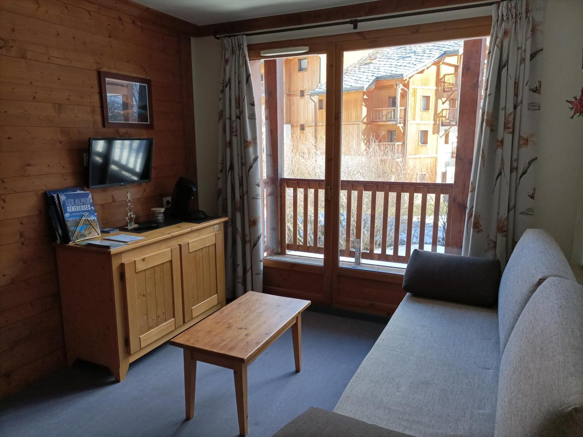 Residence Les Alpages 4 Etoiles - Appartement 4 Personnes - Piscine, Hammam, Sauna, Jacuzzi - Valcenis 73480 Lanslebourg-Mont-Cenis Rom bilde